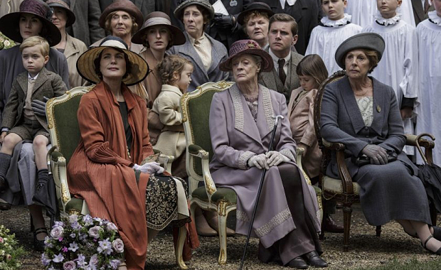 EMBARGOED_UNTIL_3RD_NOVEMBER_DOWNTON_EP8_64.jpg